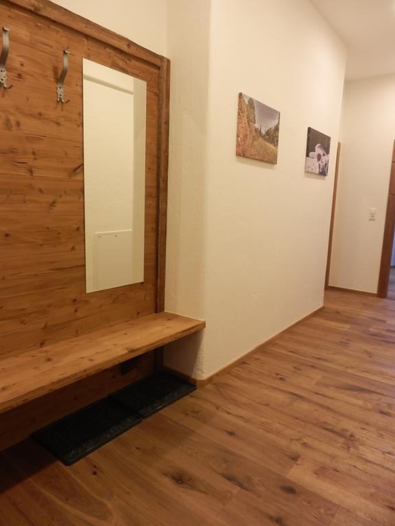 Haus Alpenflora Apartment Flirsch Bagian luar foto