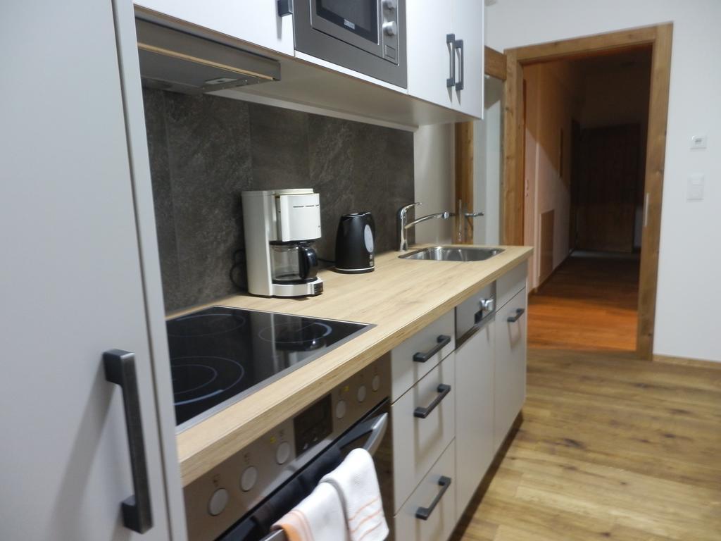 Haus Alpenflora Apartment Flirsch Bagian luar foto