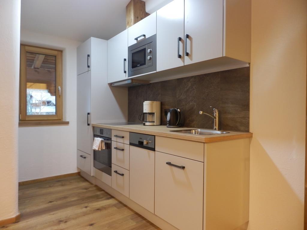 Haus Alpenflora Apartment Flirsch Bagian luar foto