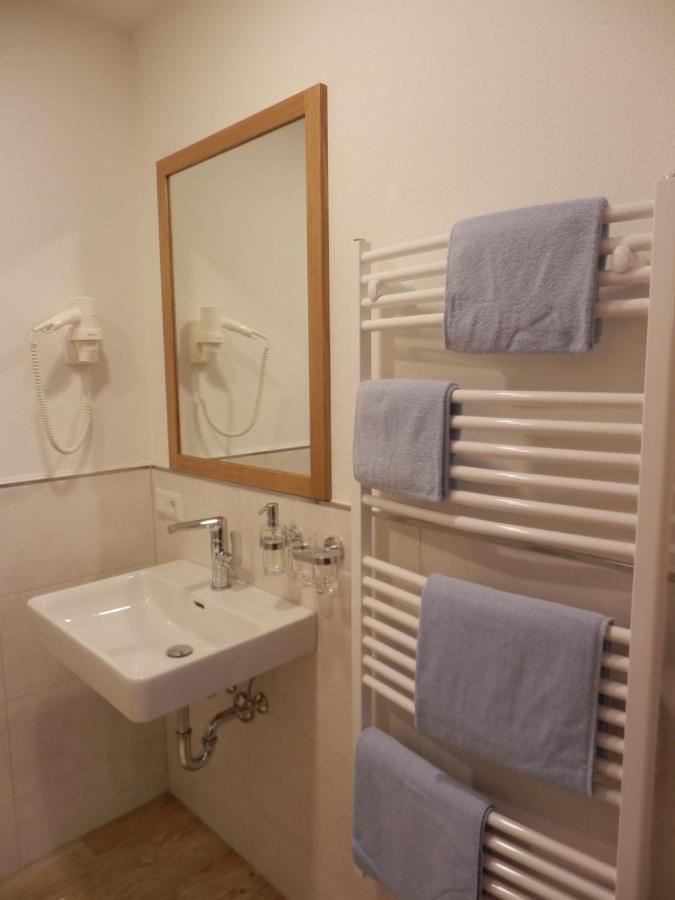 Haus Alpenflora Apartment Flirsch Bagian luar foto